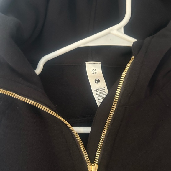 NWT Lululemon Athletica black and gold scuba hoodie - Picture 5 of 11